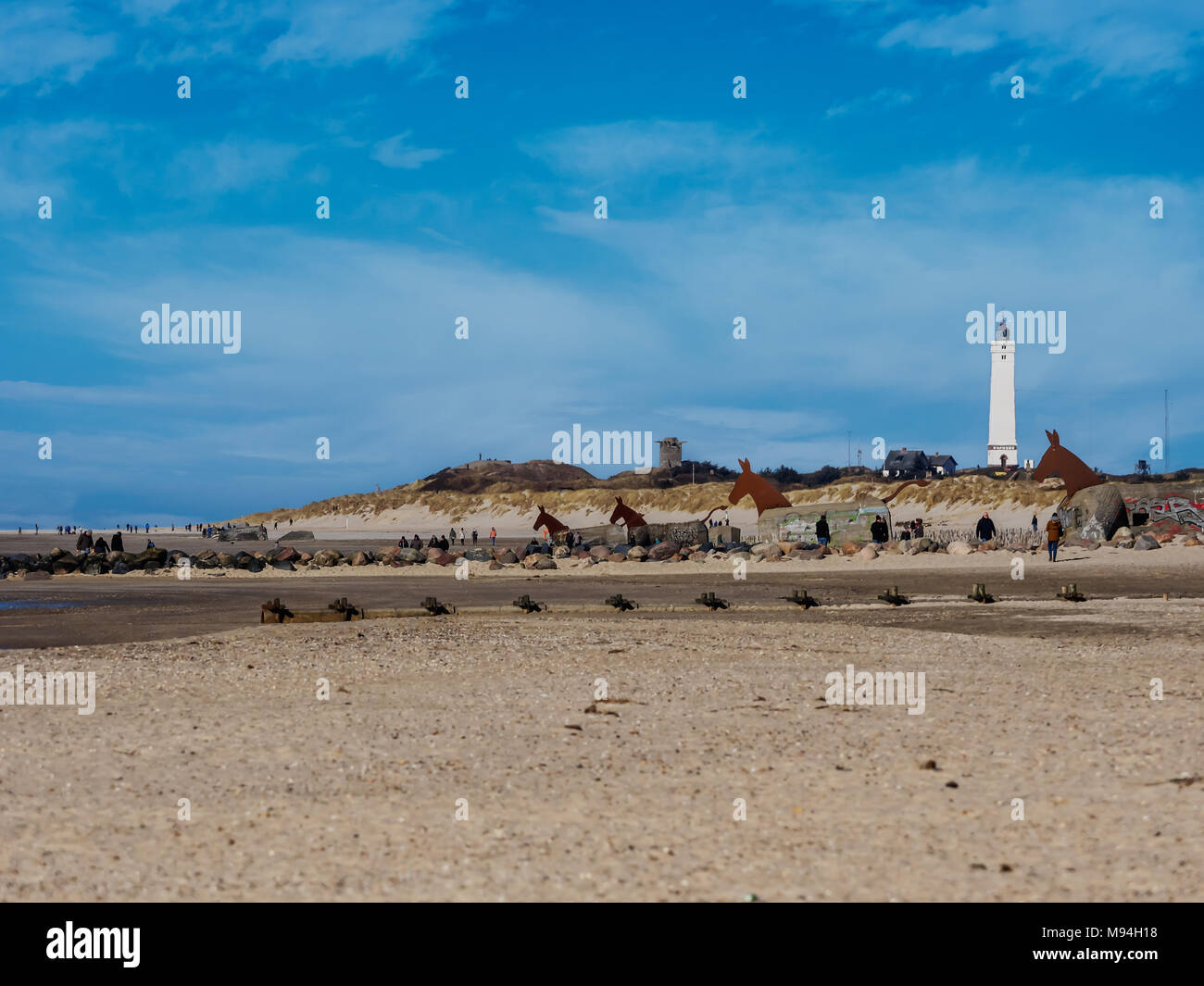 Guerra Mondiale 2 bunkers con cdecoration come cavallucci marini in blaavand sulla costa del mare del Nord, Danimarca Foto Stock