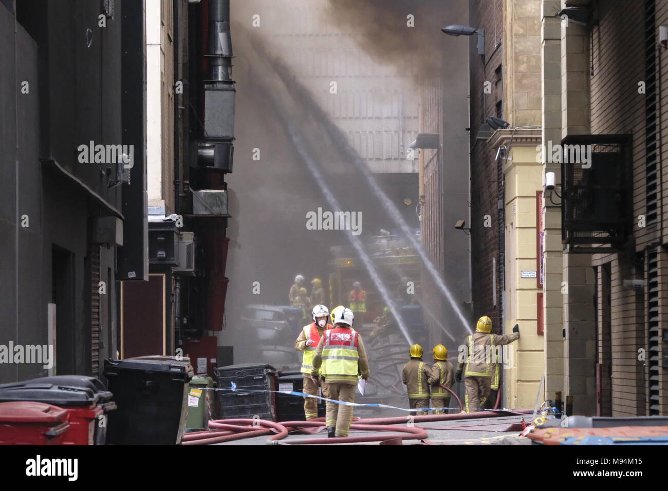 Glasgow, Regno Unito. Il 22 marzo 2018. Un grave incendio sulla Sauchiehall Street Glasgow. Strada chiusa e fuoco non sotto controllo . Credito: Iain Masterton/Alamy Live News Foto Stock