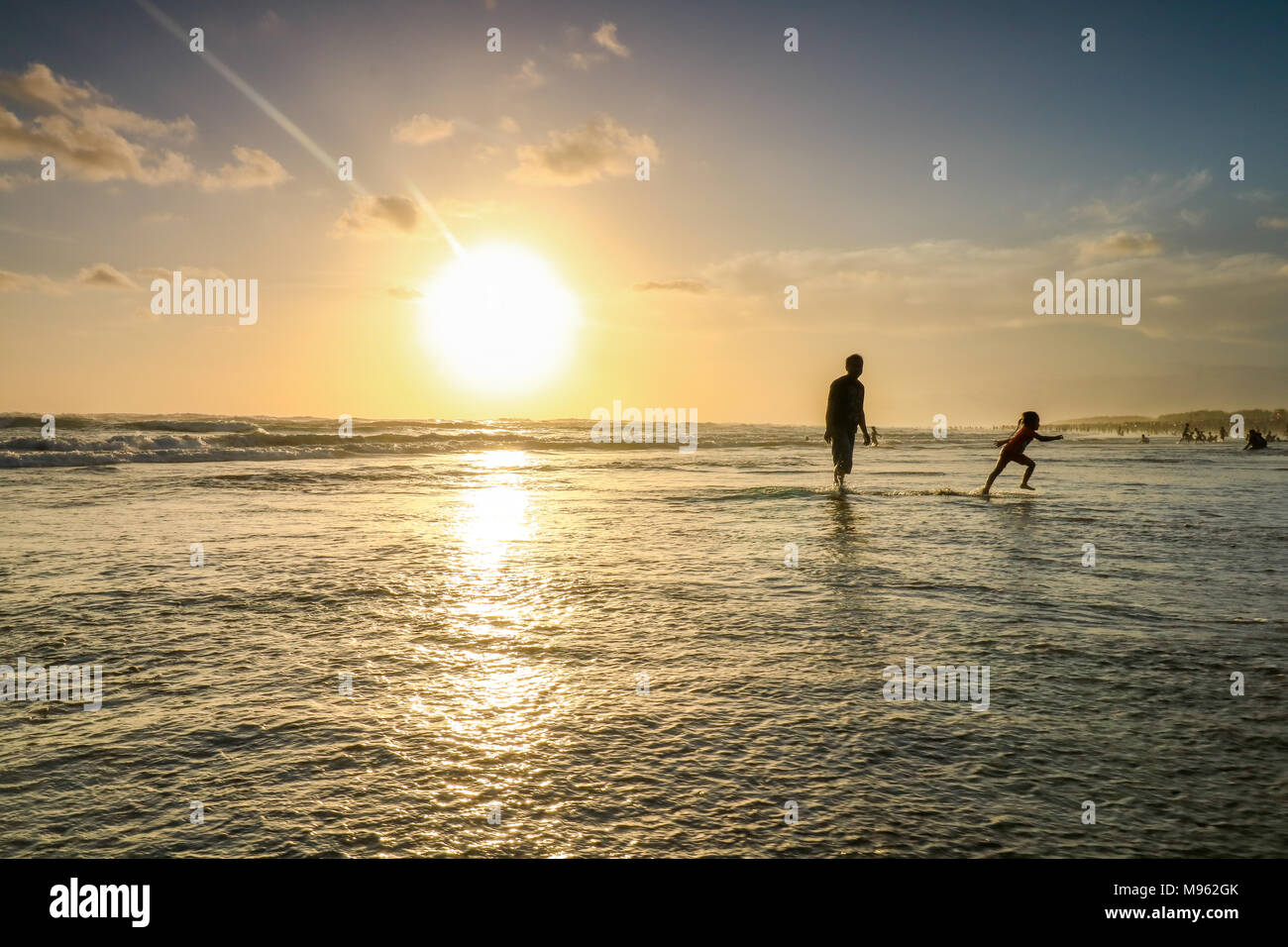 Parangtritis è una popolare spiaggia turistica sulla costa meridionale di Java nella Bantul Regency entro la provincia di Yogyakarta regione speciale. Foto Stock