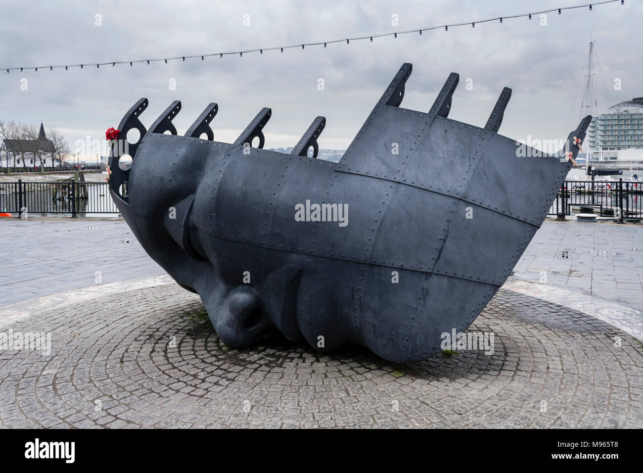 I marittimi mercantili' Memorial nella Baia di Cardiff Galles. Foto Stock