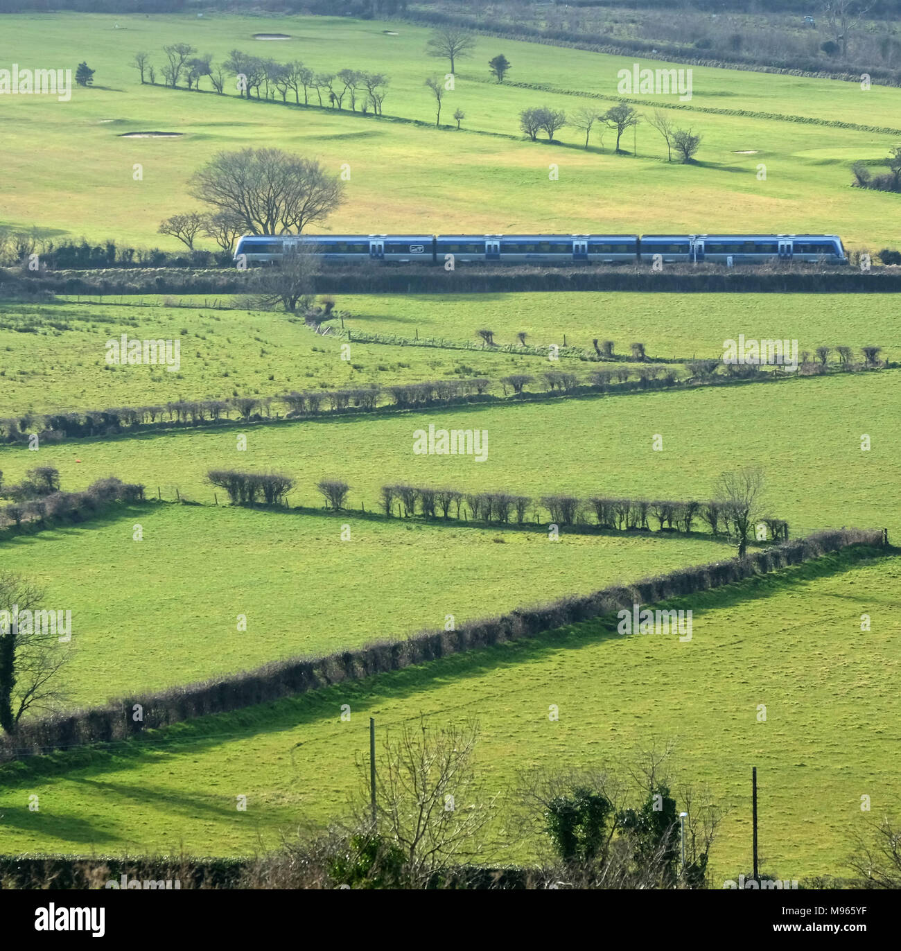 Bentra Golf & Larne linea ferroviaria da Muldersleigh Hill, Whitehead Foto Stock