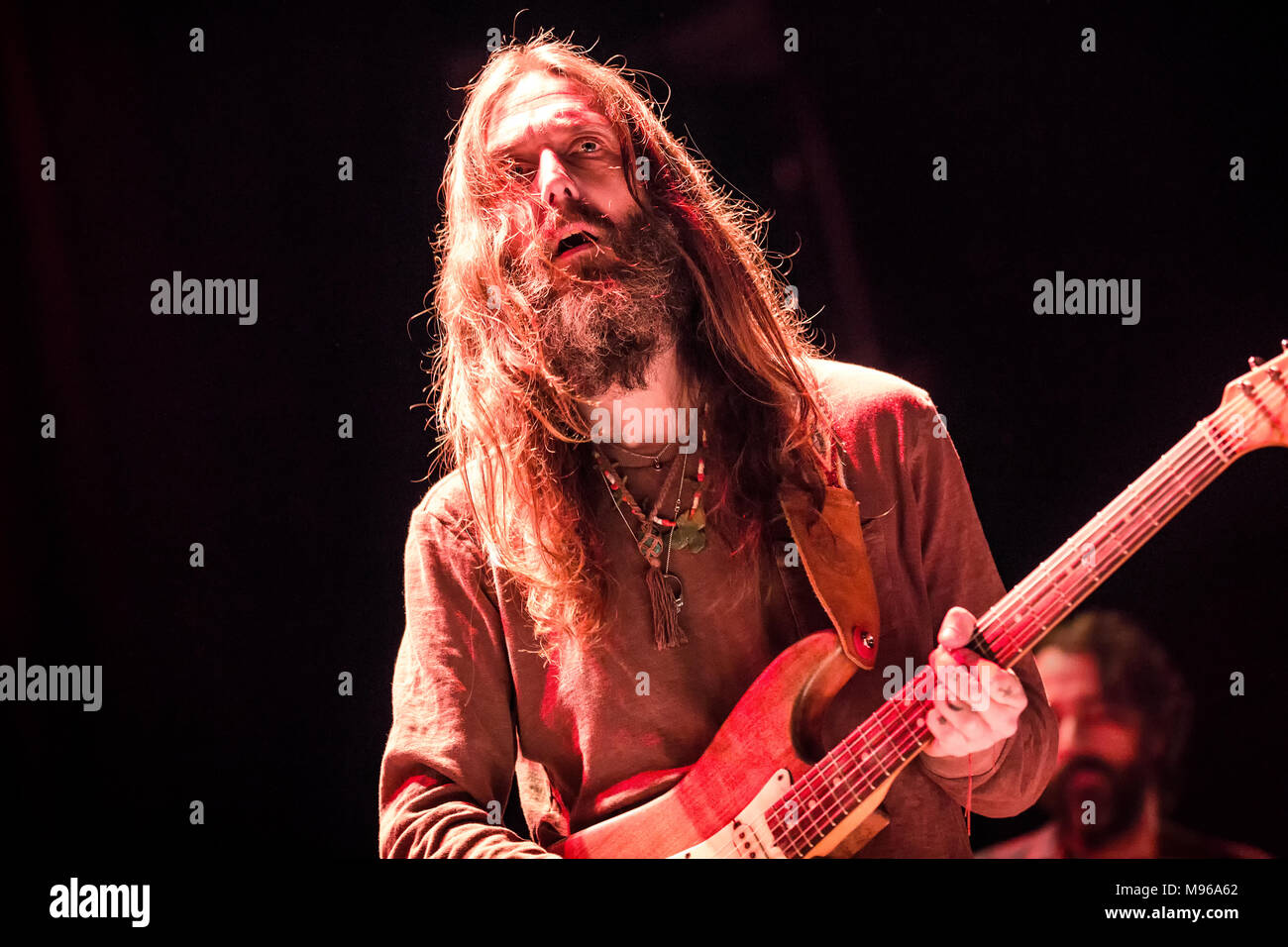 Norvegia, Oslo - Marzo 12, 2018. L'Americano blues rock band Chris Robinson fratellanza esegue un concerto dal vivo al Rockefeller di Oslo. Qui il cantante, musicista e cantautore Chris Robinson è visto dal vivo sul palco. (Photo credit: Gonzales foto - Terje Dokken). Foto Stock