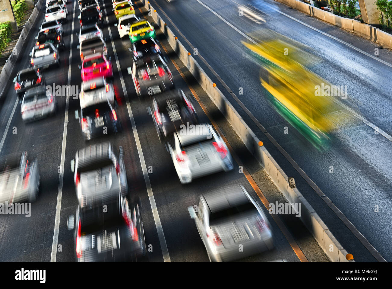 Accesso controllato in autostrada Bangkok durante le ore di punta. Foto Stock
