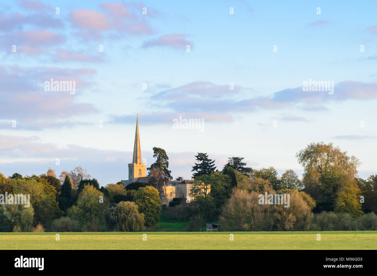 St Giles chiesa in Bredon come visto da vicino Twyning Foto Stock