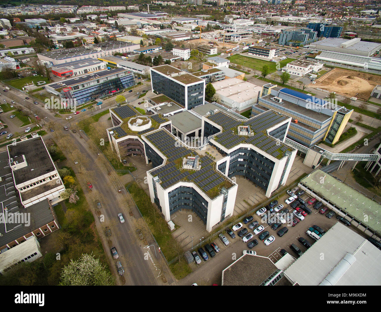 Vista aerea della città urbana con edifici in Germania Foto Stock