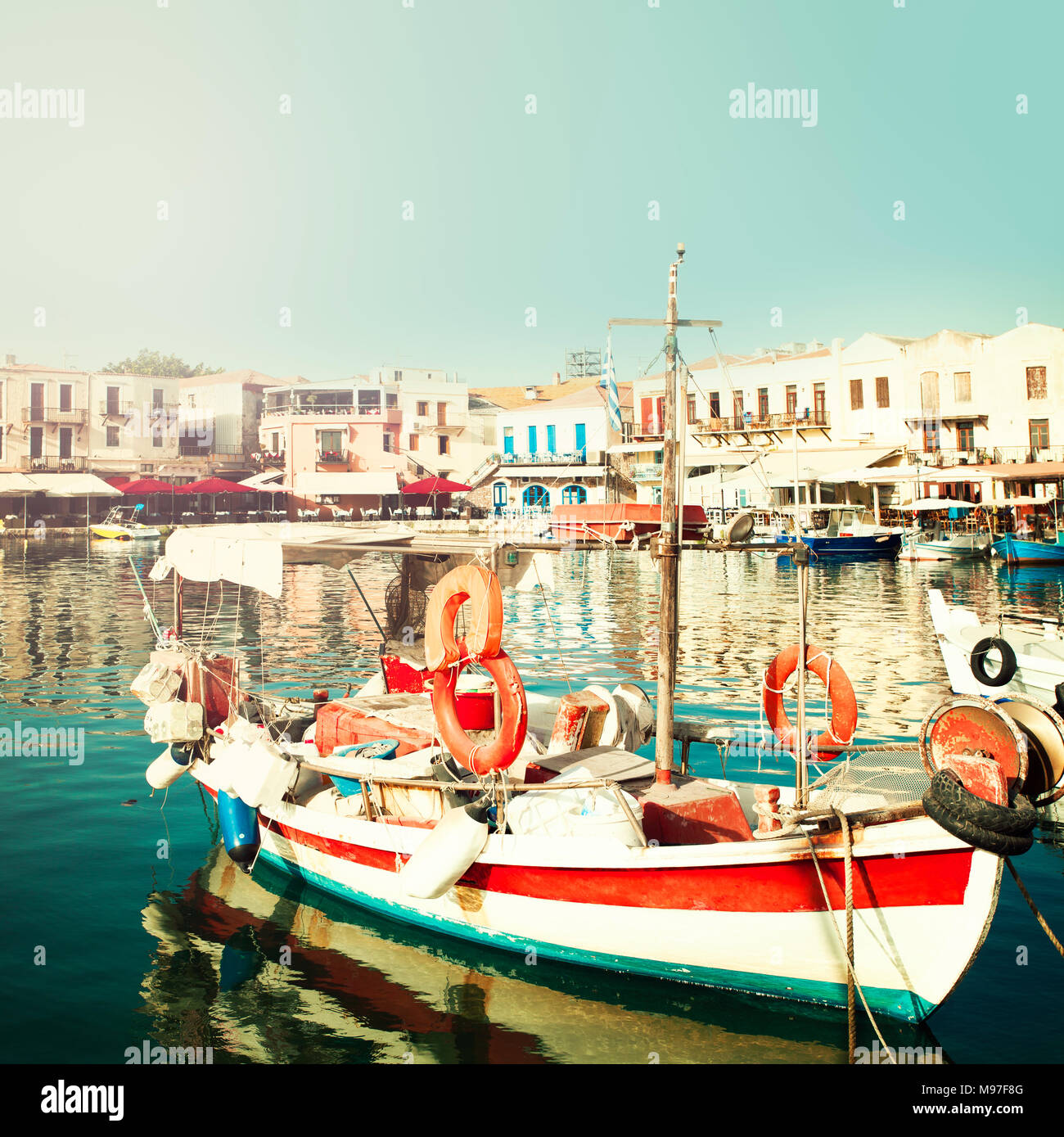 Vecchia barca sul sole di mattina, impressioni della Grecia Foto Stock
