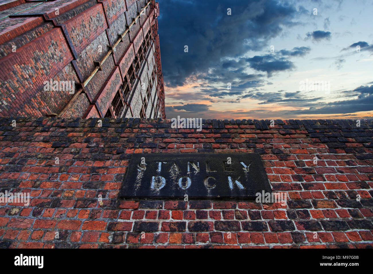 Stanley Dock tobacco warehouse in Liverpool Regno Unito. Foto Stock