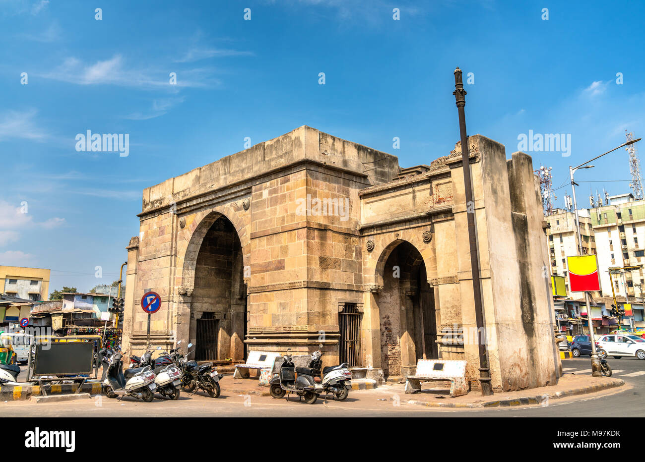 Delhi Gate del vecchio Ahmedabad. UNESCO patrimonio dell'umanità nel Gujarat, stato dell India Foto Stock