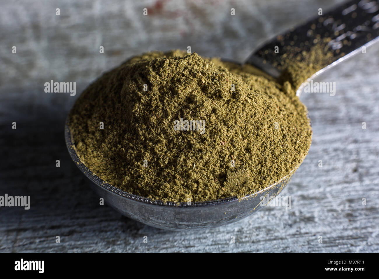 Foglia di coca farina utilizzata per il malessere da altitudine il  trattamento di tè e ingrediente per la cottura Foto stock - Alamy