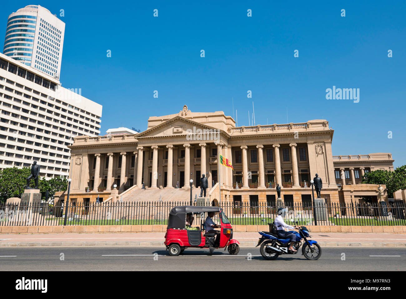 Vista orizzontale del vecchio edificio del Parlamento a Colombo, Sri Lanka. Foto Stock
