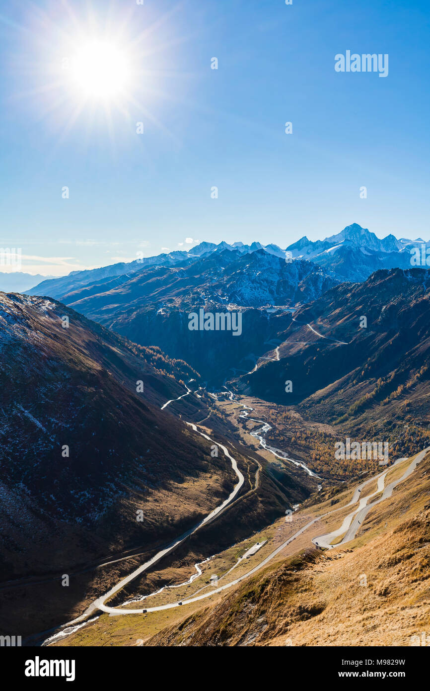 Schweiz, Kanton Wallis, Alpen, Gebirge, Berge, Furkapass vorne, Grimselpass hinten, Pass, Gebirgspass, Alpenpass, Passstraße Foto Stock