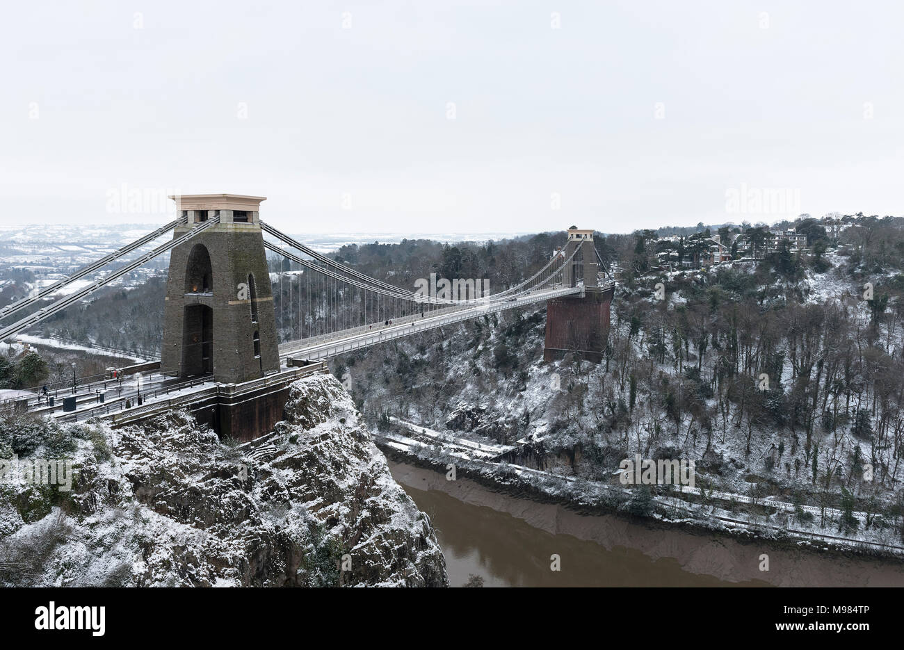 Il ponte sospeso di Clifton dopo un ritardo di caduta di neve in inverno del 2018 Foto Stock