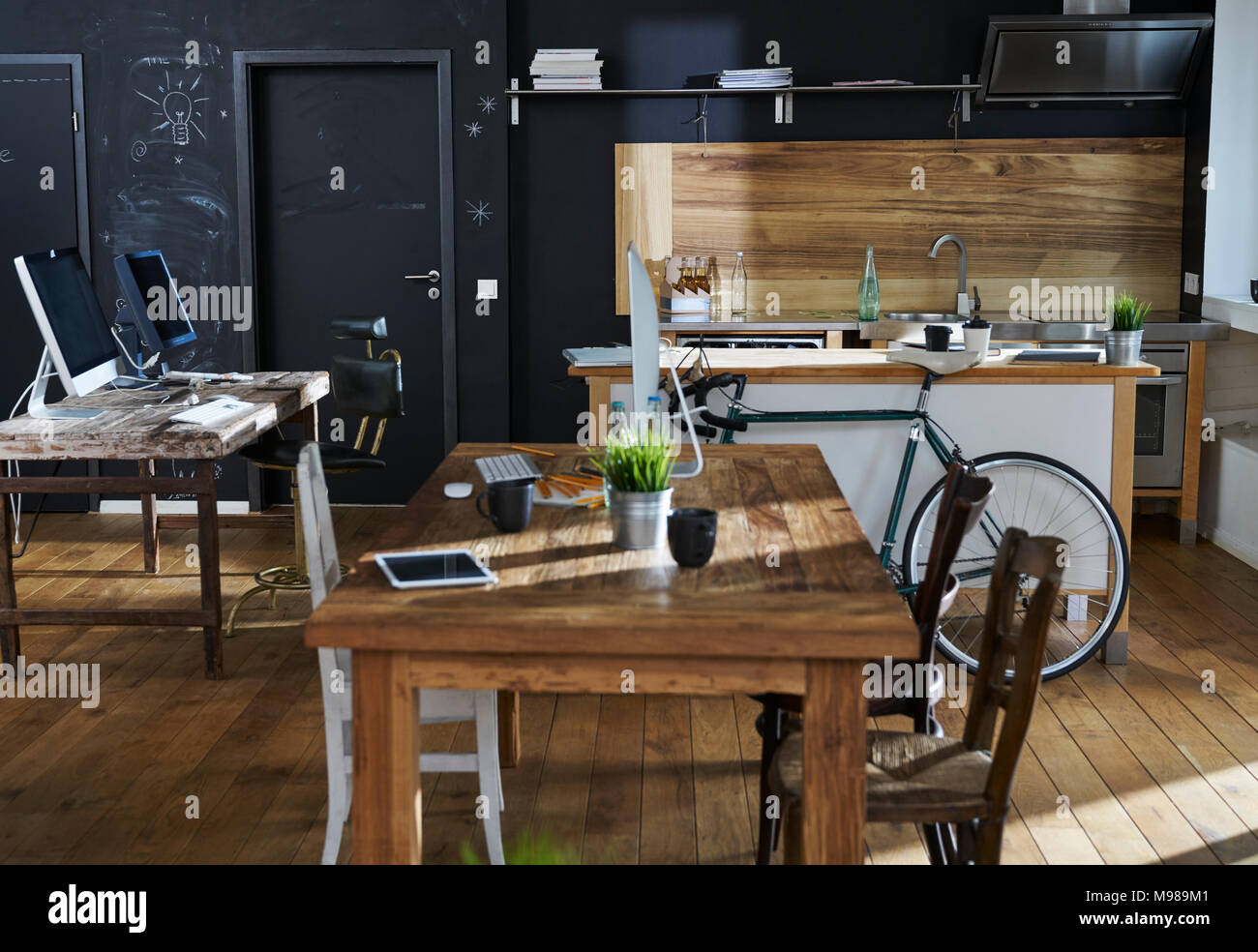 Ufficio moderno interno con cucina Foto Stock