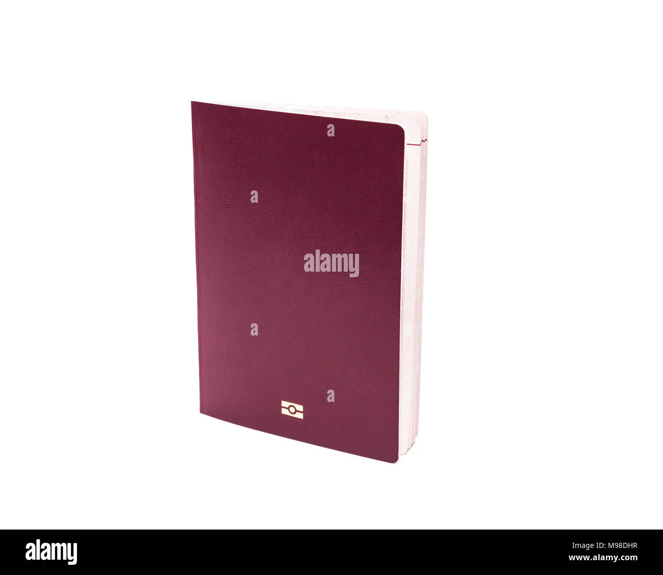 Concetto di rosso borgogna copertina del passaporto isolati su sfondo bianco Foto Stock