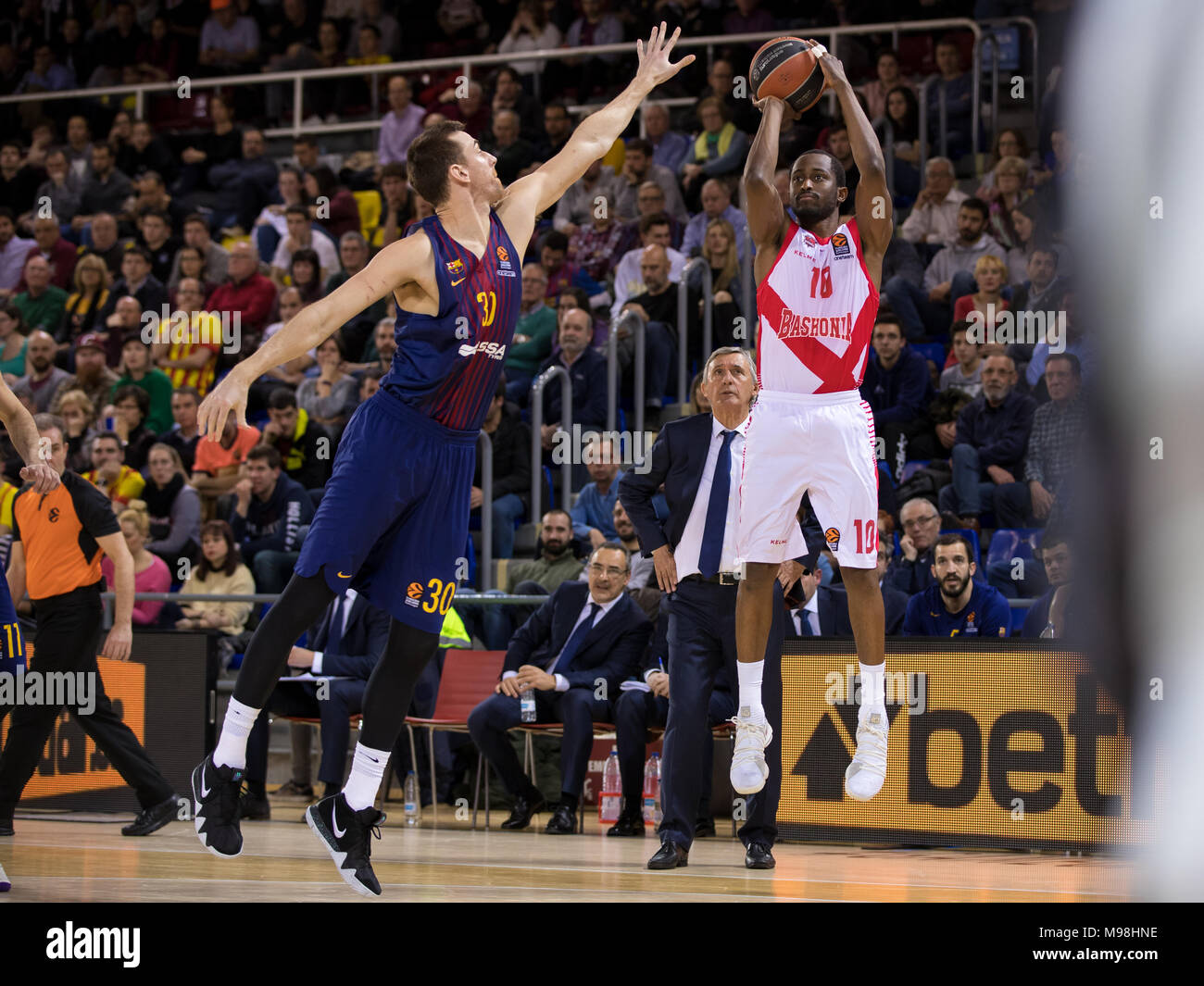 Barcellona, Spagna. 23 Mar, 2018. Rodrigue Beaubois, #10 di Baskonia in azione durante il 2017/2018 Turkish Airlines Eurolega Regular Season Round 28 gioco tra FC Barcelona e Lassa Baskonia a Palau Blaugrana. Credito: Ukko Immagini/Pacific Press/Alamy Live News Foto Stock