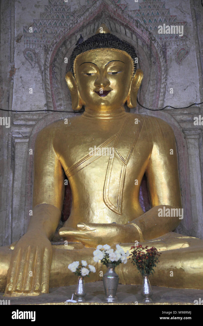 Myanmar Birmania, Bagan, Shwegugyi Temple, interno, statua del Buddha, Foto Stock