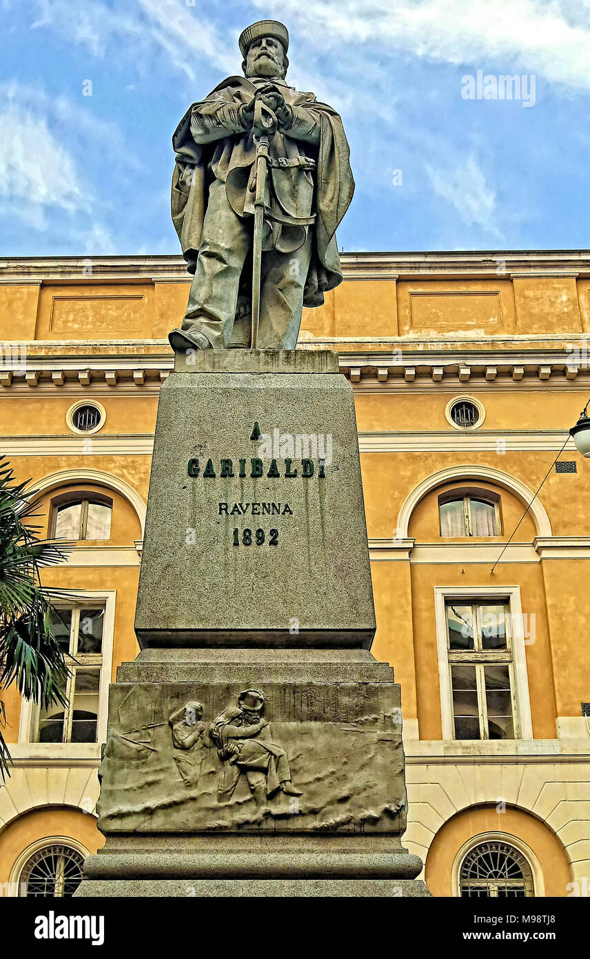 Una statua di Giuseppe Garibaldi a Ravenna Foto Stock