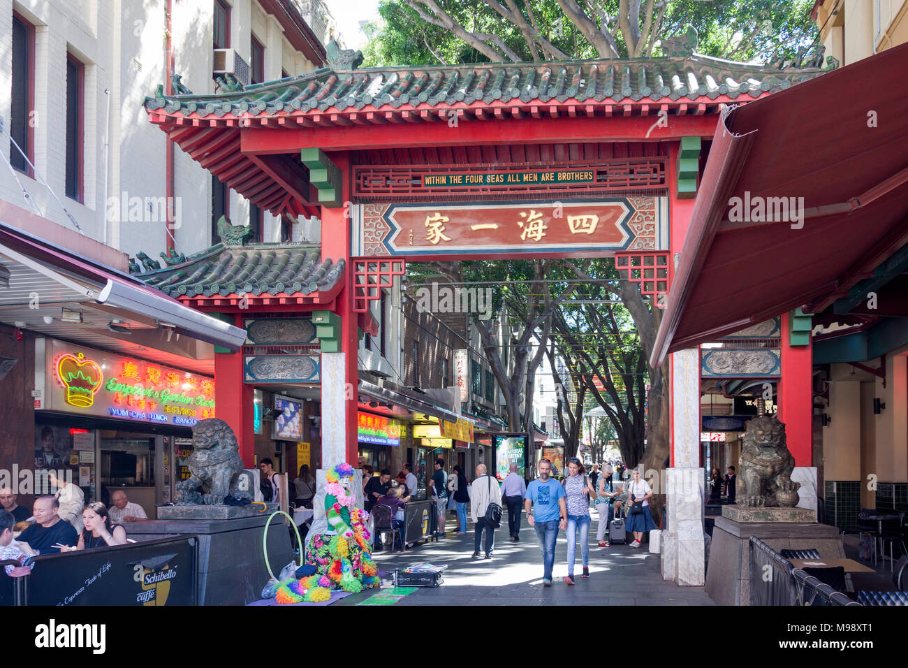 Paifang porta a Chinatown, Dixon Street, Haymarket, Sydney, nuovo Galles del Sud, Australia Foto Stock