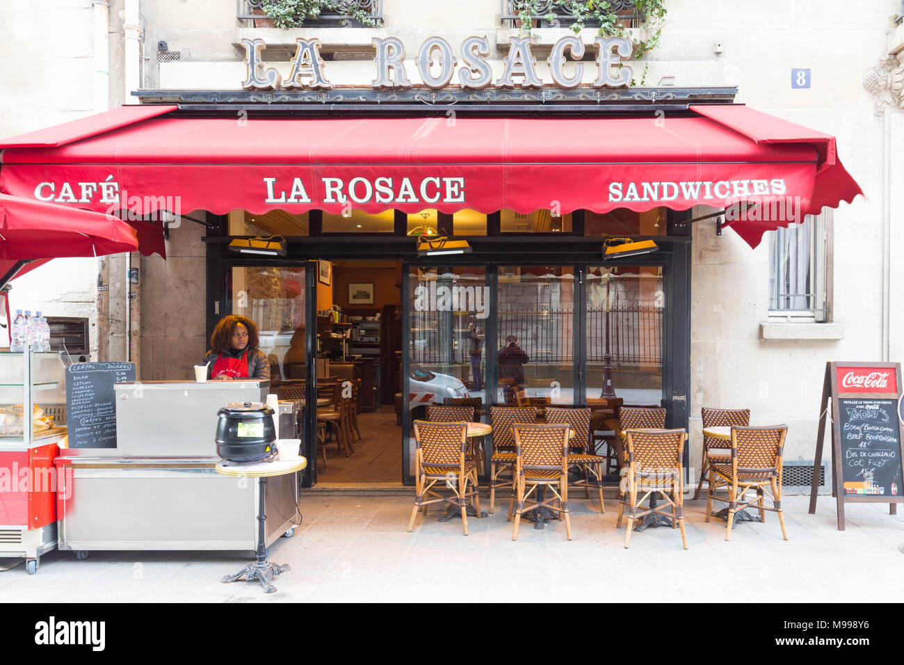 Il tradizionale caffè francese Rosace situato vicino alla cattedrale di Notre Dame di Parigi, Francia. Foto Stock