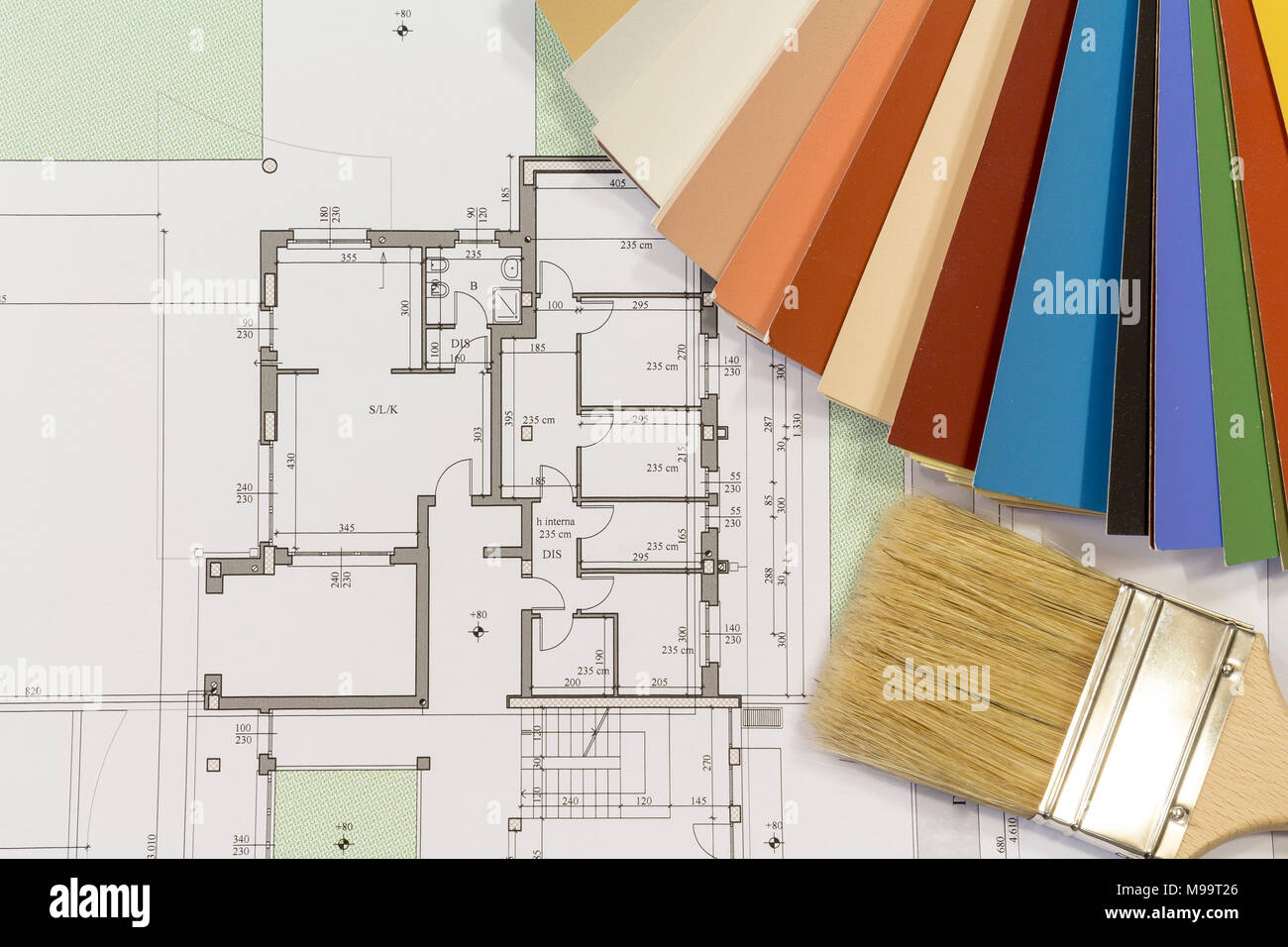Grafico a colori e pennello con edificio residenziale progetto Foto Stock
