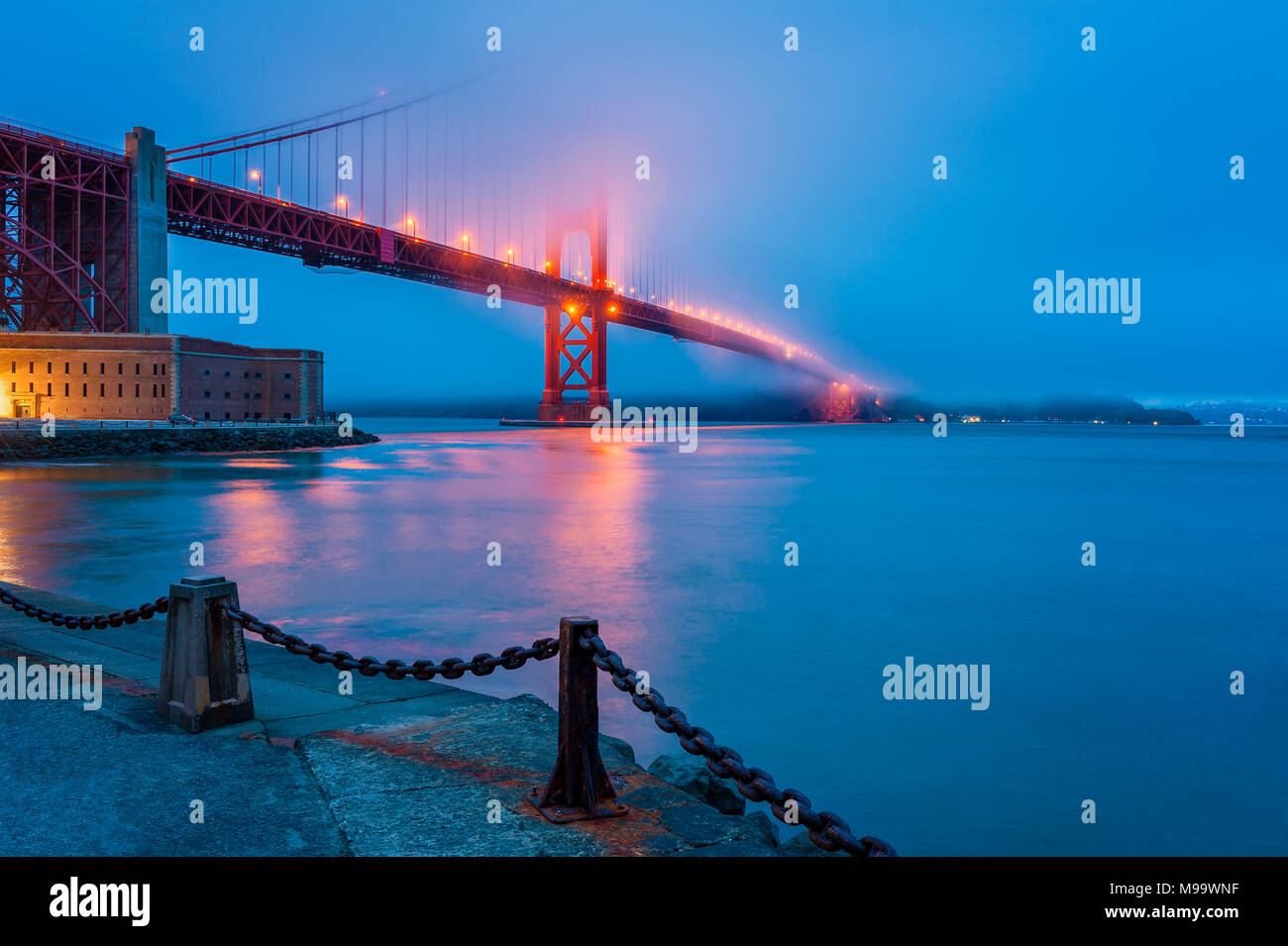 Golden Gate Bridge di San Francisco al tramonto Foto Stock