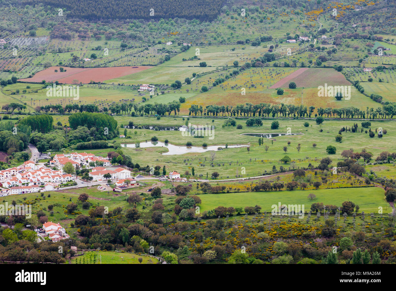 Abbandonato il Campo da Golf di Marvao, Portalegre, Alto Alentejo, Portogallo. Chiuso dopo il fallimento, era considerato uno dei migliori campi da golf in Europa Foto Stock