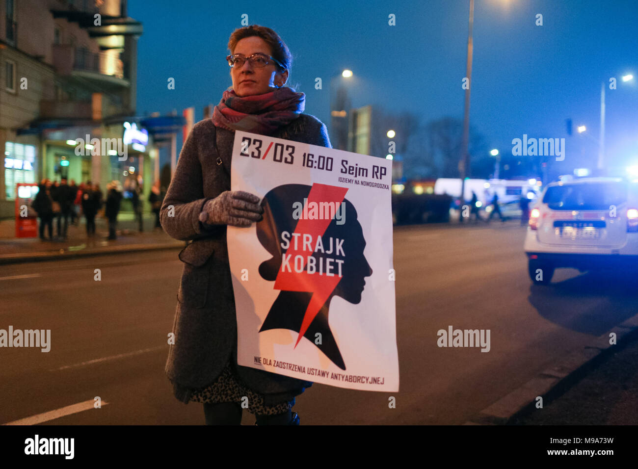 Varsavia, Polonia. 23 marzo, 2018. Le persone che frequentano le proteste contro la proposta di anti-aborto progetto di legge contemplati dall'iniziativa civile in Parlamento polacco. Il problema della separazione tra Stato e religione è stata trattenuta anche come Chiesa cattolica è stato uno dei fattori principali nelle decisioni politiche. Foto Stock