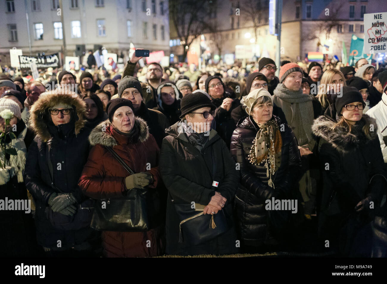 Varsavia, Polonia. 23 marzo, 2018. Le persone che frequentano le proteste contro la proposta di anti-aborto progetto di legge contemplati dall'iniziativa civile in Parlamento polacco. Il problema della separazione tra Stato e religione è stata trattenuta anche come Chiesa cattolica è stato uno dei fattori principali nelle decisioni politiche. Foto Stock