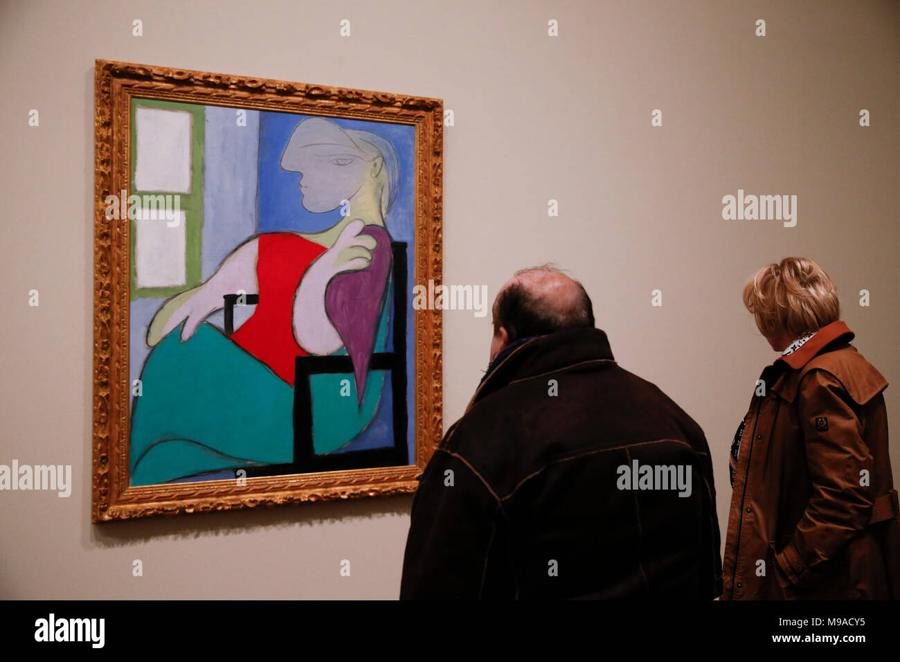 London, Londra, Regno Unito. 24 Mar, 2018. La gente visita " EY mostra Picasso 1932 - amore, fama, tragedia" svoltasi a Tate Modern, Londra, Gran Bretagna il 24 marzo 2018. La mostra chiuderà il 7 settembre 9. Credito: Han Yan/Xinhua/Alamy Live News Foto Stock
