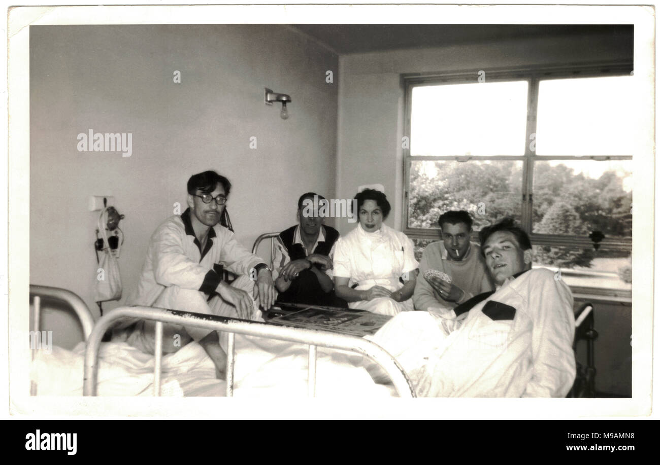 Broomfield Hospital fu originariamente noto come Essex County Hospital e fu inaugurato nel 1940 come un ospedale per il trattamento di pazienti con tubercolosi, fino al 1959 tutti i pazienti in 312 letti erano maschio e della durata del soggiorno variava da sei mesi a quattro anni, l'ospedale fu presto lavora a piena capacità e fu il solo centro di chirurgia toracica per la tubercolosi polmonare in Essex Foto Stock