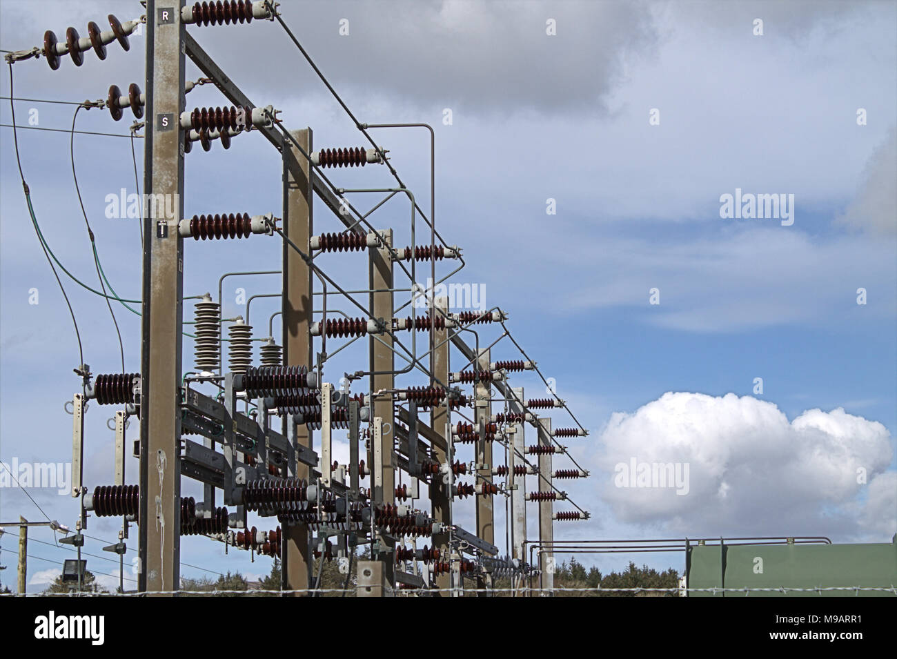Sottostazione elettrica composto parte della rete di distribuzione elettrica in West Cork, Irlanda Foto Stock