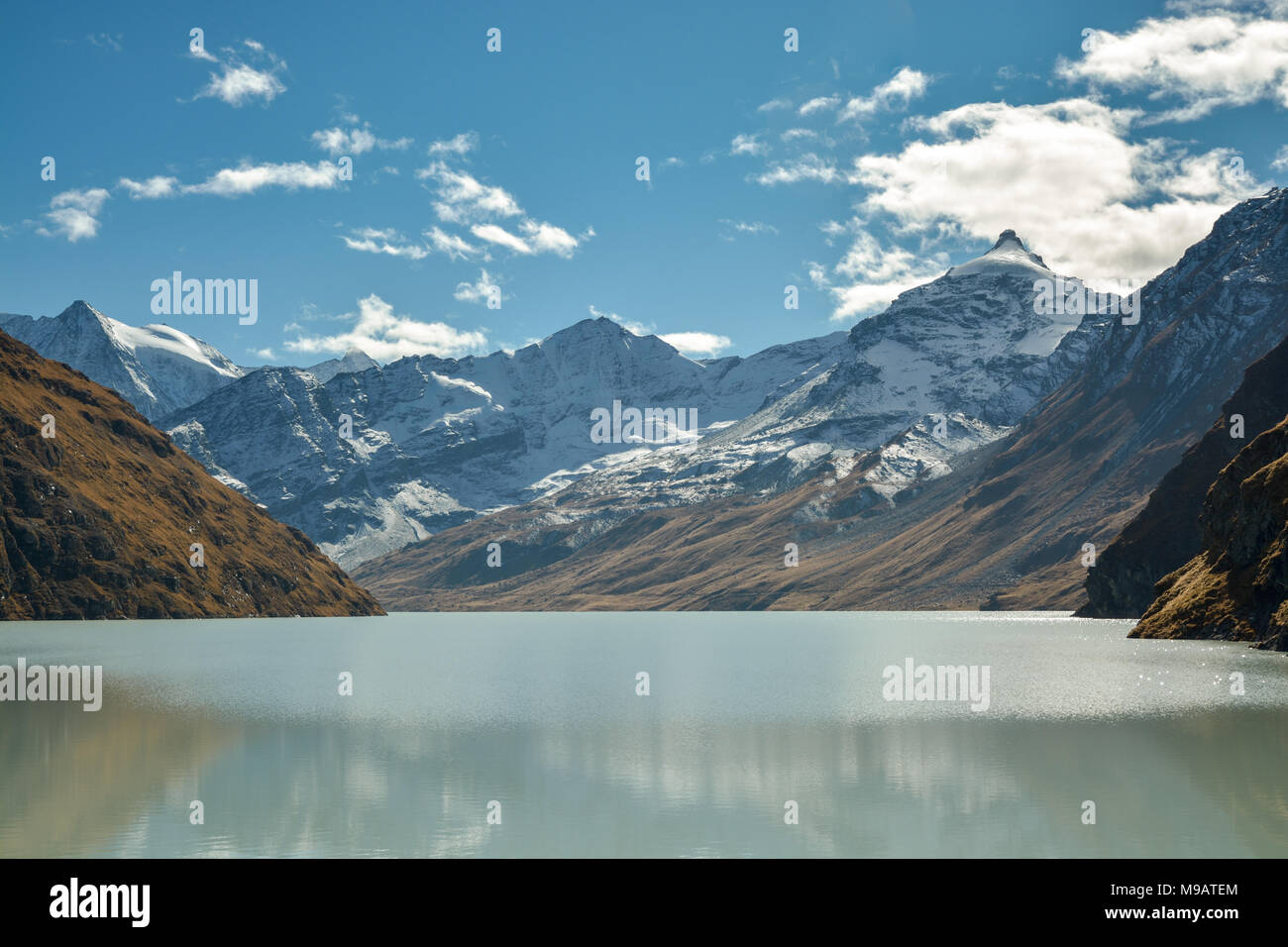Alpi dietro il Grand Dixence dam, Svizzera Foto Stock