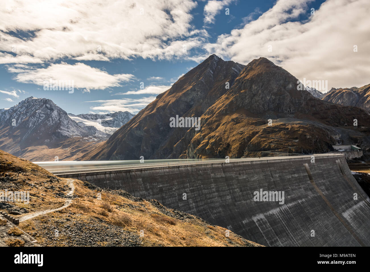 Grand Dixence dam in Svizzera è con 285m il più alto la gravità di diga in tutto il mondo Foto Stock