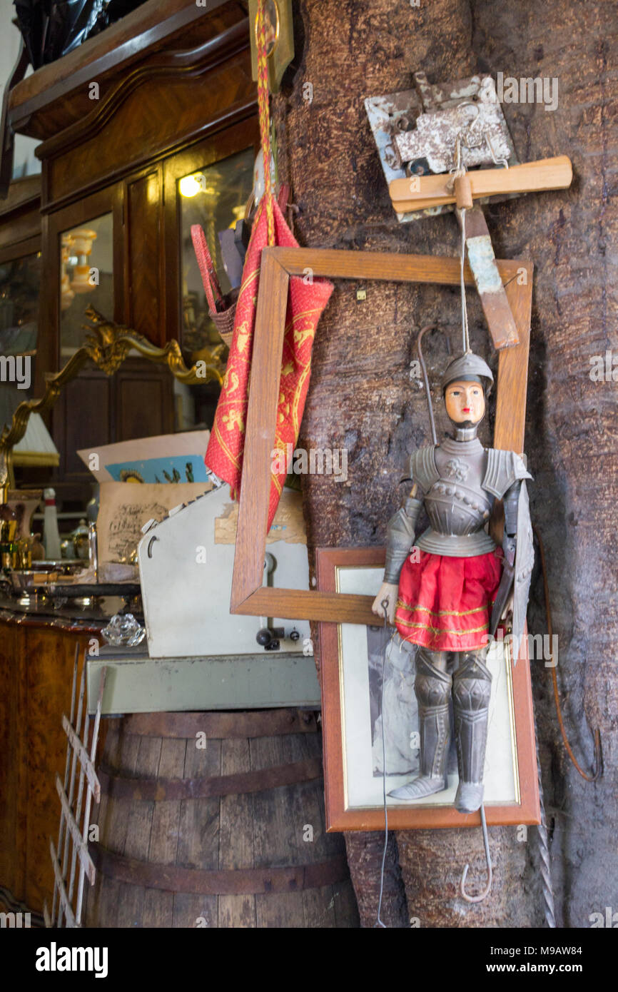 Pupo siciliano in un bazar. Palermo, Sicilia. Italia Foto Stock