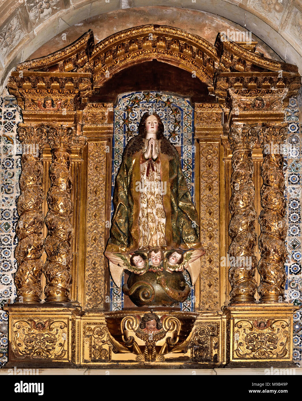 La Santa Ursula xvii secolo la vecchia cattedrale di Coimbra ( Sé Velha de Coimbra ) Il Romanico chiesa cattolica romana. Costruzione del Sé Velha è iniziata dopo la battaglia di Ourique (1139) del XII secolo il portoghese in Portogallo Foto Stock