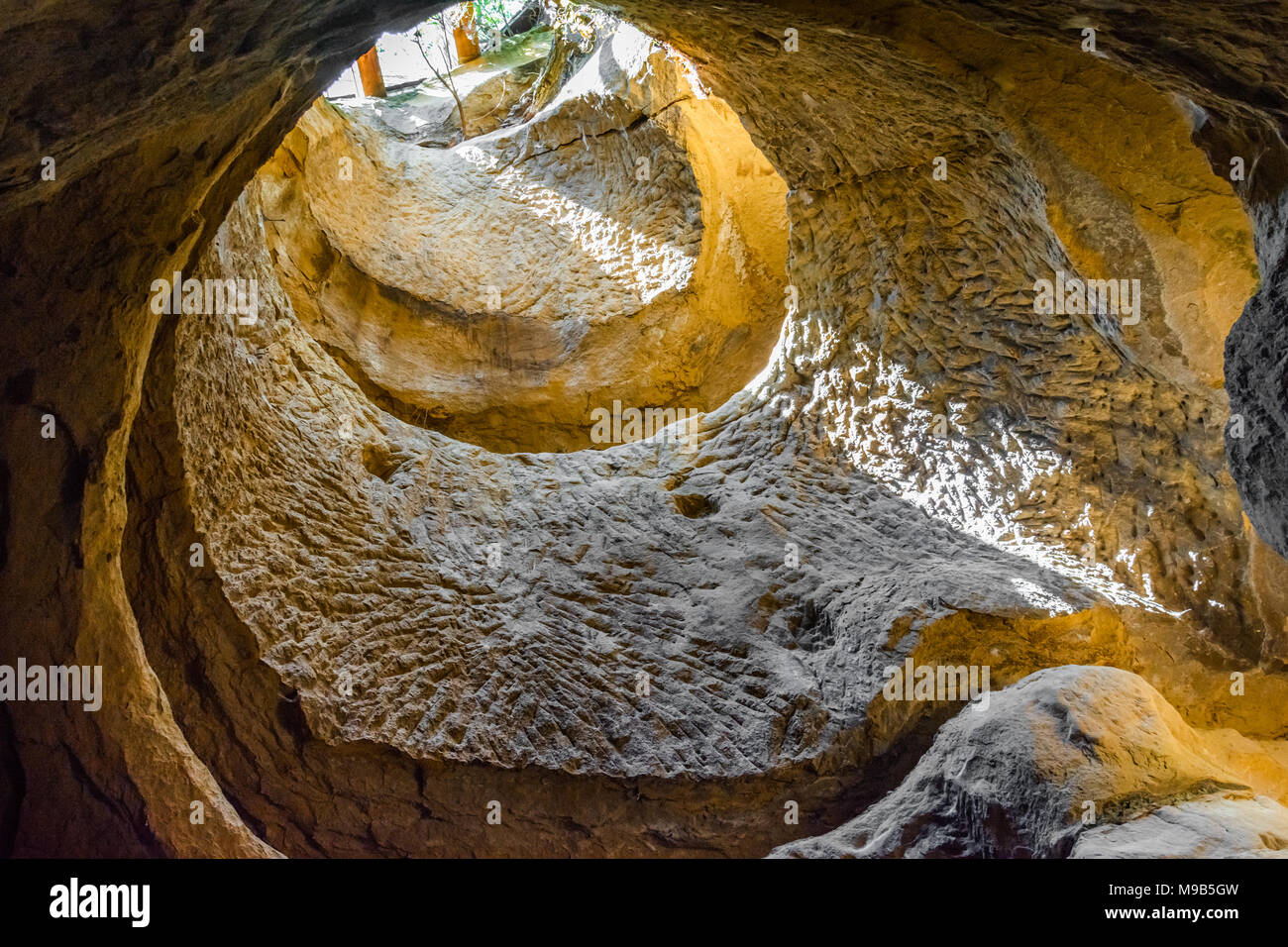 Sinca Veche, Fagaras, Romania - dettaglio del tempio antico Cav Foto Stock