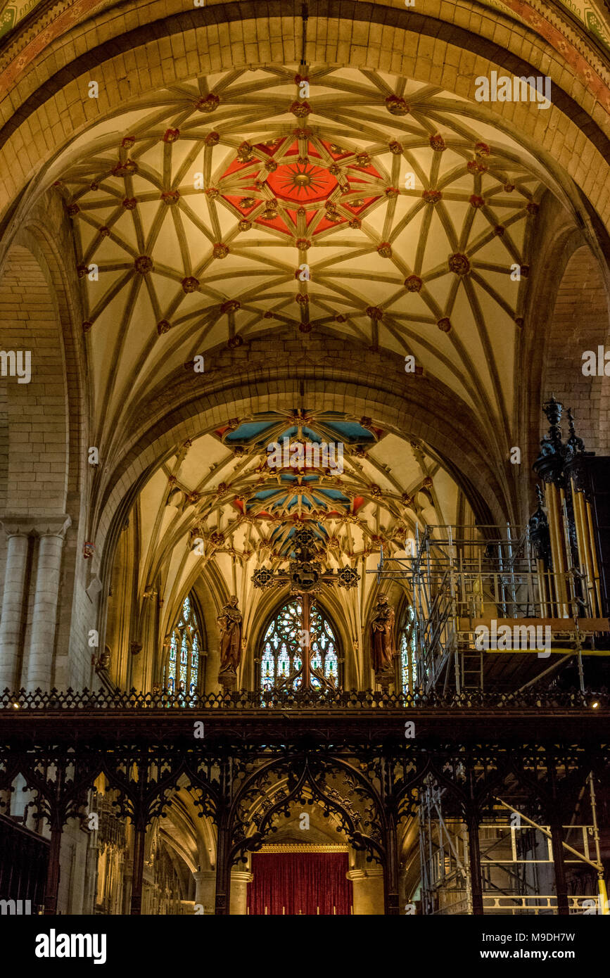 Il soffitto del presbiterio e coro di Tewkesbury Abbey Church Foto Stock