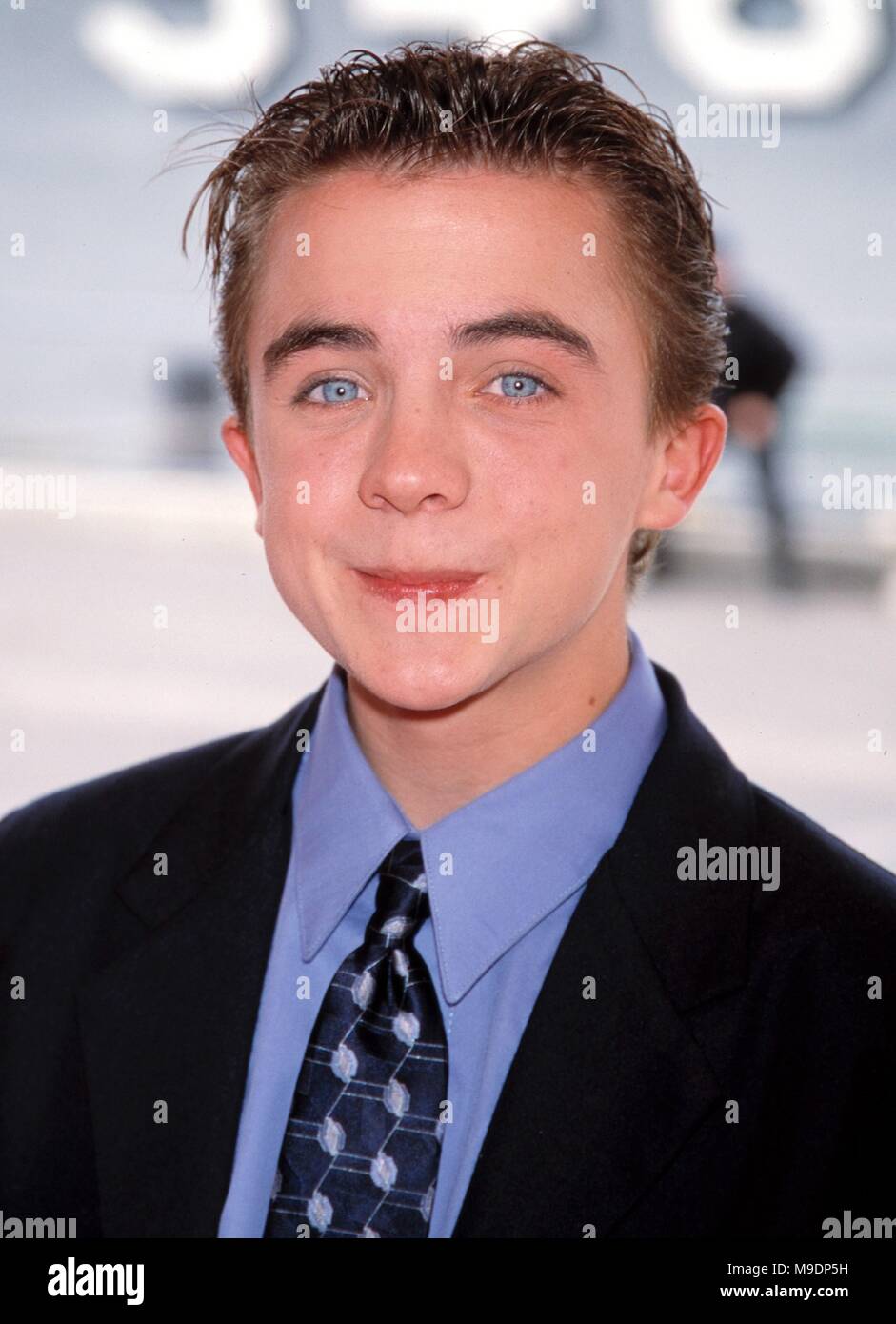 Credito: Walter McBride / MediaPunch Frankie Muniz 5/17/01 ( MALCOLM IN MEDIO ) FOX TV PARTITO UPFRONT INTREPID NEW YORK CITY CREDIT TUTTI GLI USI Foto Stock