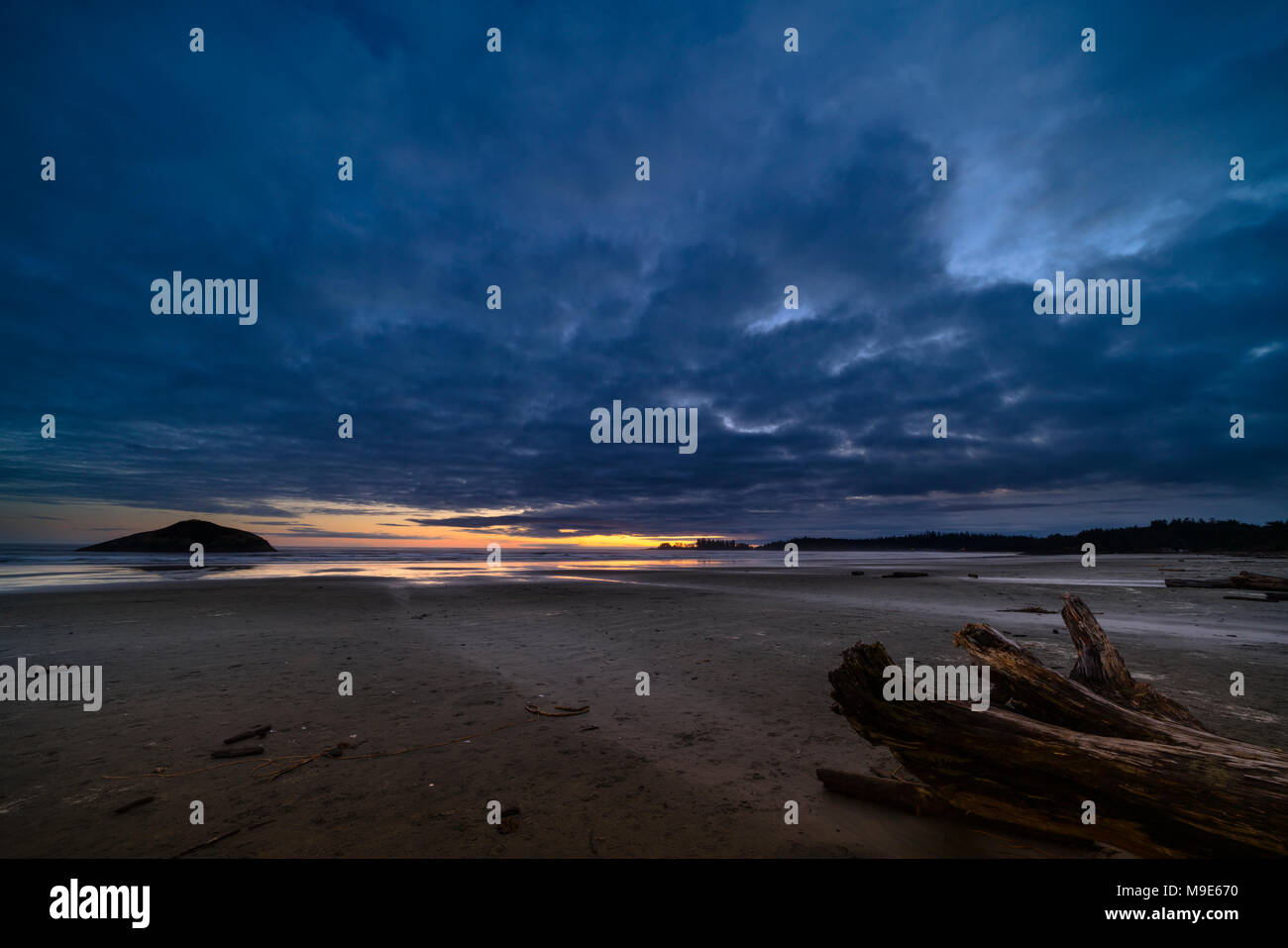 Tramonto sulla spiaggia lunga in tofino. Foto Stock