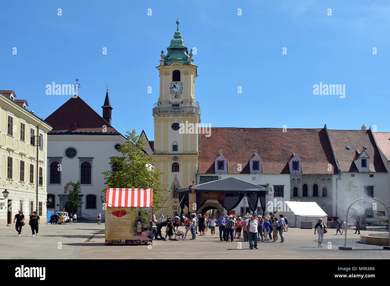 Bratislava, Slovacchia - 14 Giugno 2017: Vecchio Municipio con il museo municipale sulla piazza principale della capitale slovacca Bratislava - Slovacchia. Foto Stock