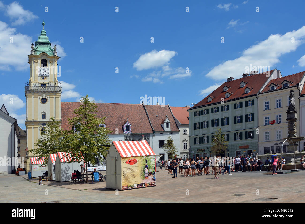 Bratislava, Slovacchia - 14 Giugno 2017: Vecchio Municipio con il museo municipale sulla piazza principale della capitale slovacca Bratislava - Slovacchia. Foto Stock