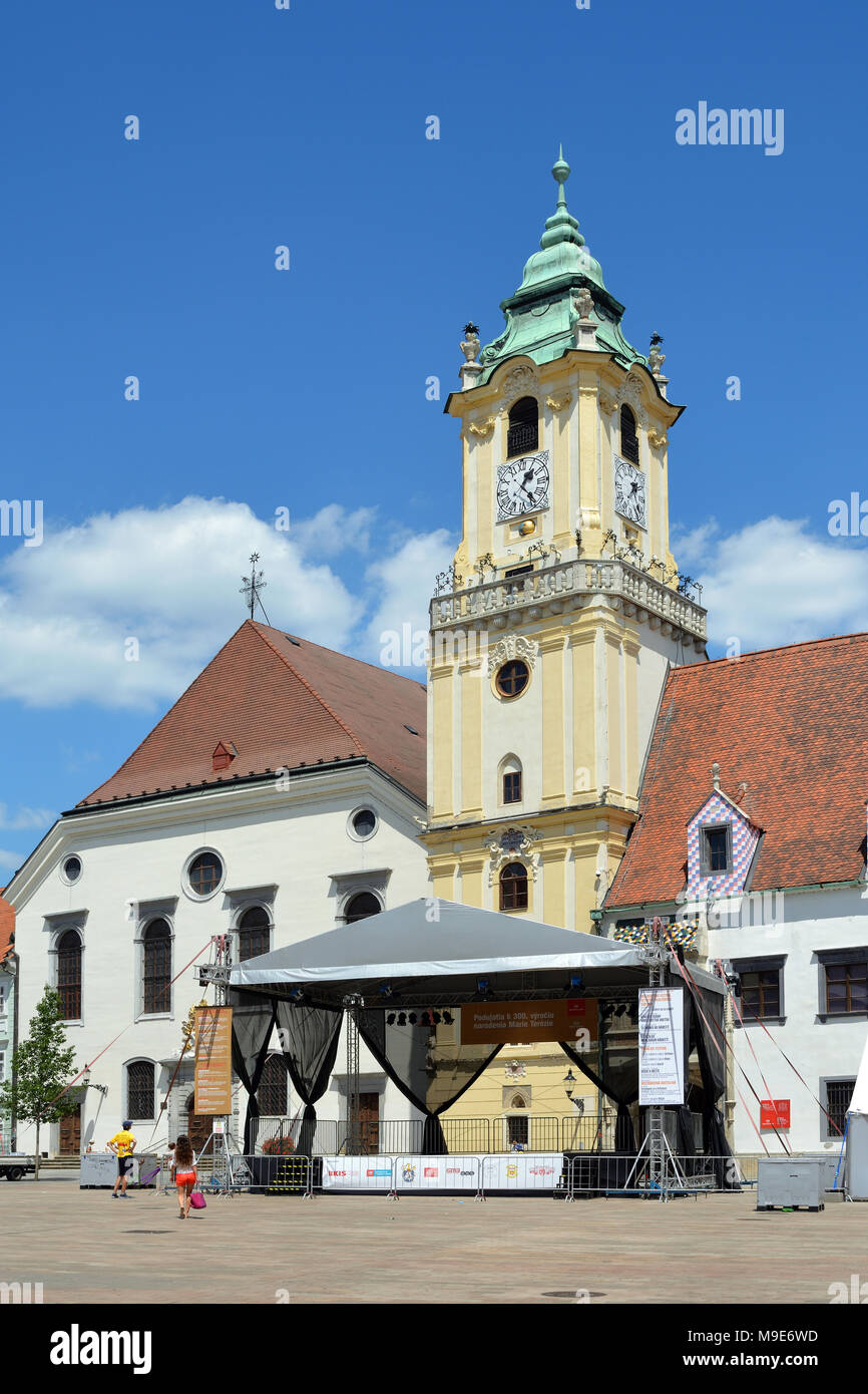 Bratislava, Slovacchia - 14 Giugno 2017: Vecchio Municipio con il museo municipale sulla piazza principale della capitale slovacca Bratislava - Slovacchia. Foto Stock