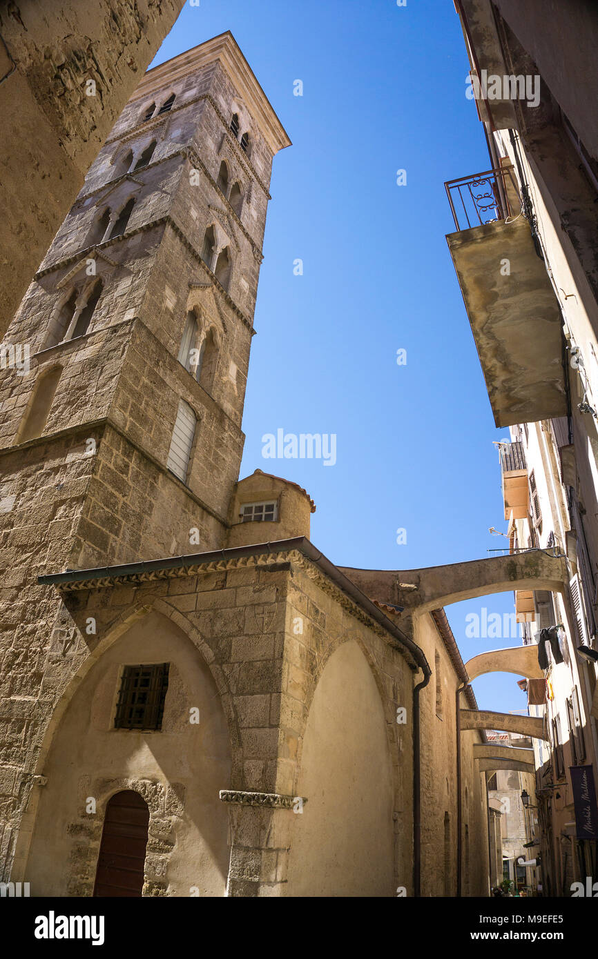 Eglise Sainte Marie maggiore, chiesa alla città vecchia di Bonifacio, Corsica, Francia, Mediterraneo, Europa Foto Stock