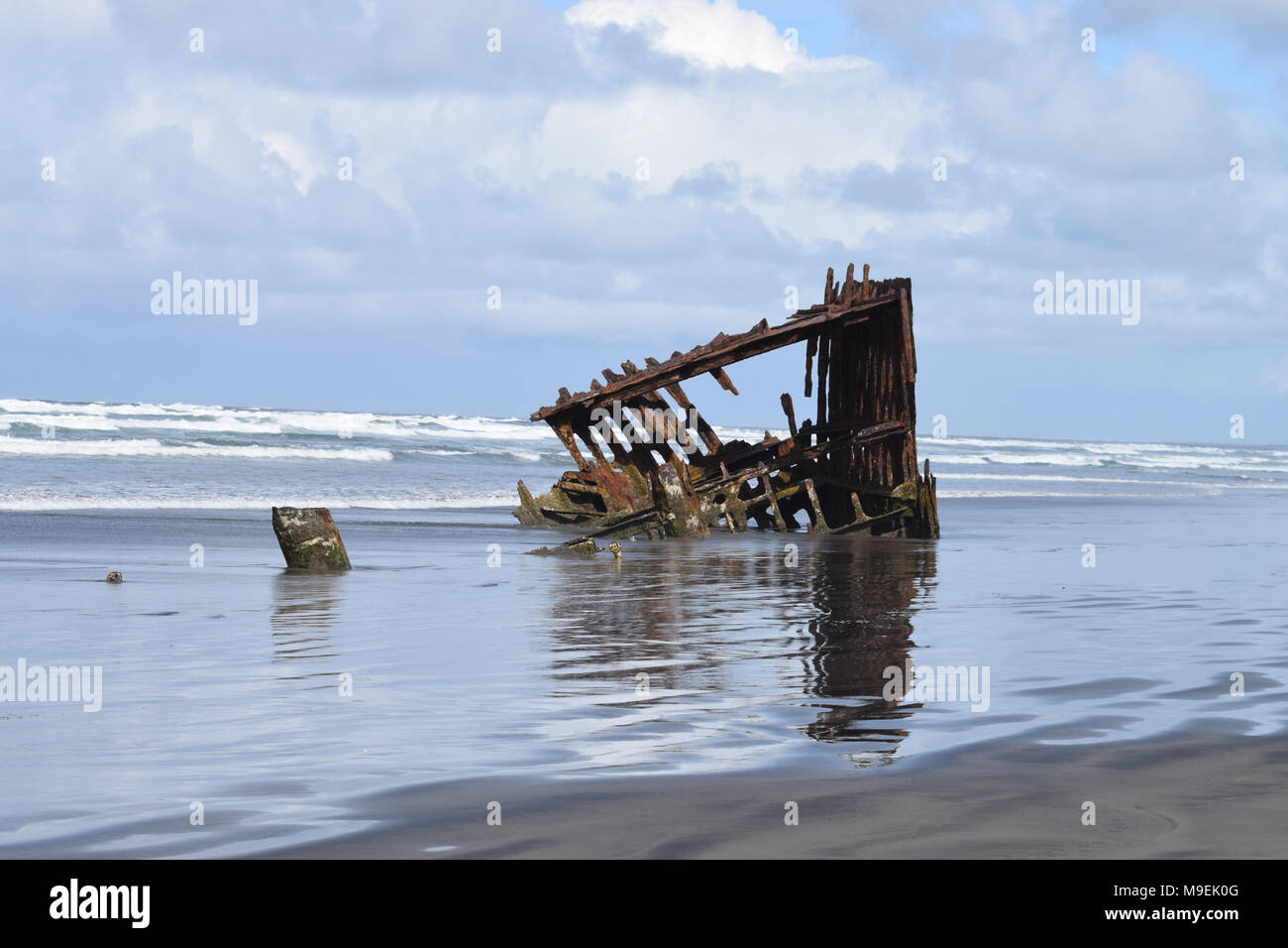 Relitto del Peter Iredale, Fort Stevens parco statale, Oregon, Stati Uniti d'America Foto Stock