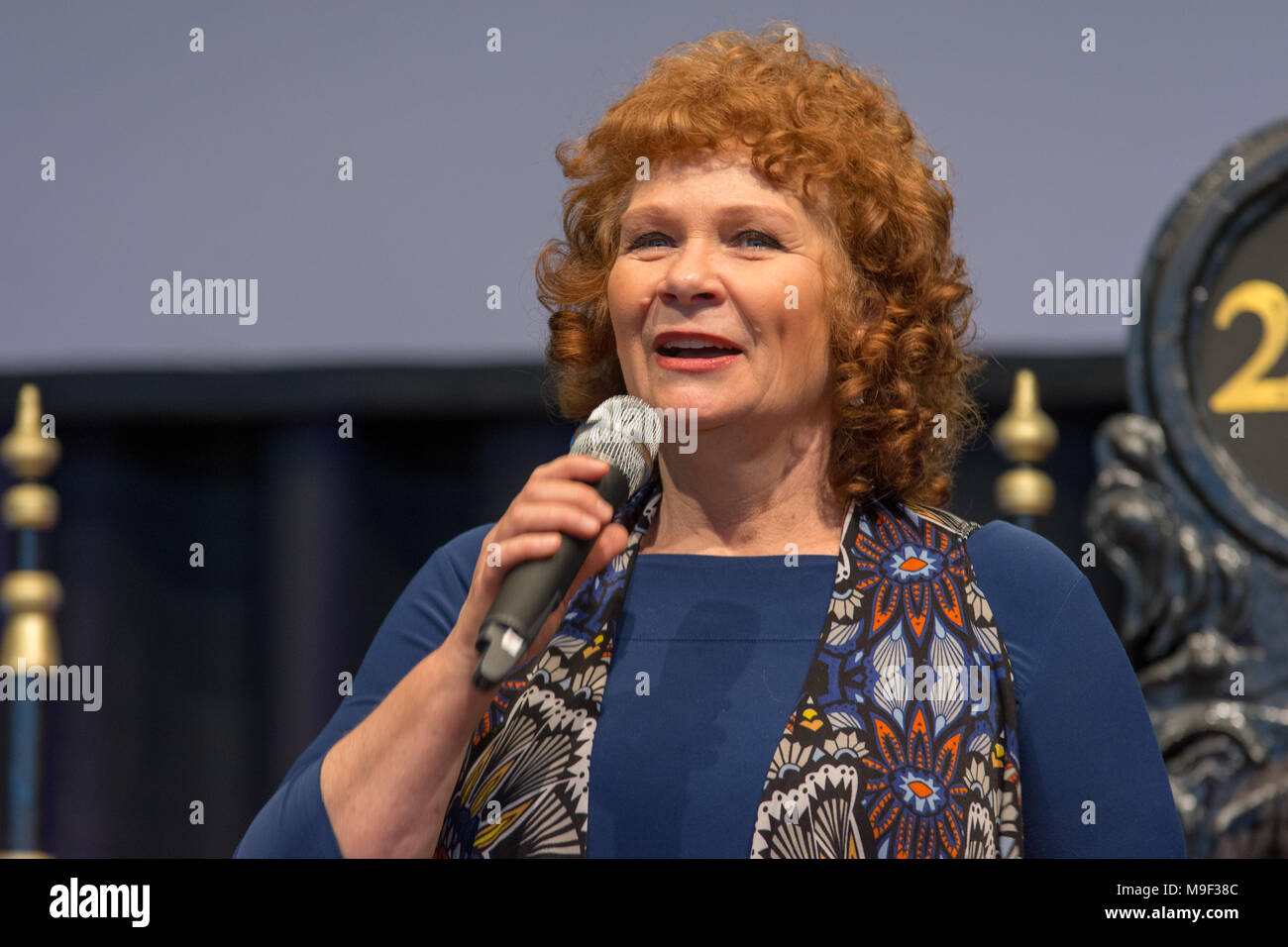 Bonn, Germania, 24 Mar 2018. L'attrice Beverly Elliott (una volta, Harpers Island, isola di speranza , Regno ospedale), il pannello in corrispondenza MagicCon 2018, una tre-giorni di fantasia e mistero convenzione della ventola. Credito: Markus Wissmann/Alamy Live News Foto Stock