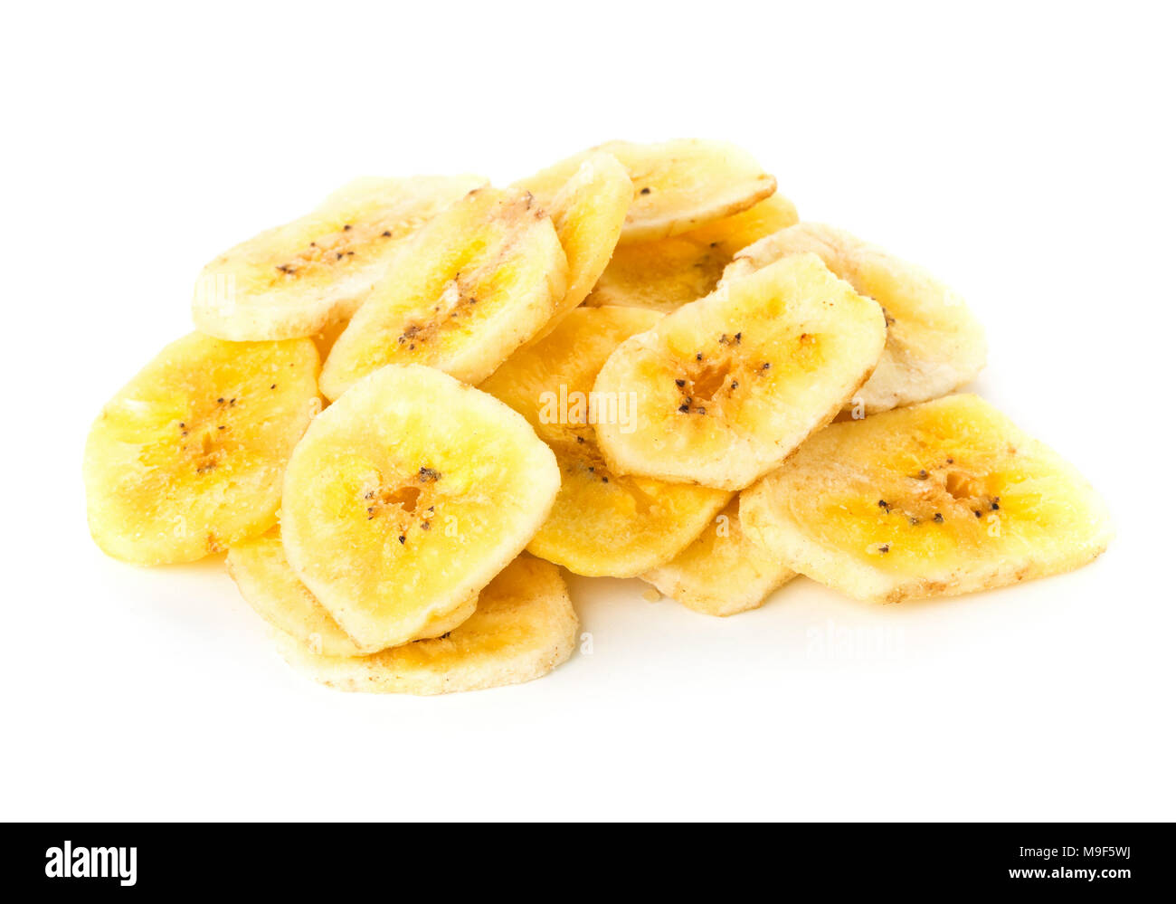 Cumulo di Banane essiccate chips snack su sfondo bianco Foto Stock