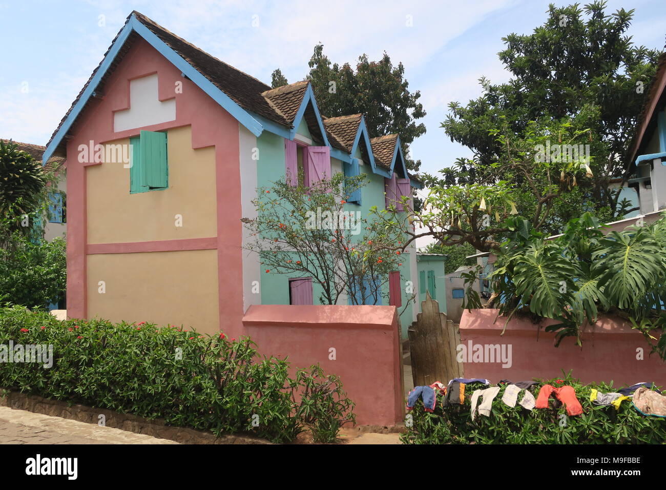 Pedro Opeka insediamento Akamasoa , comunità sociale sull isola di Madagascar. Foto Stock