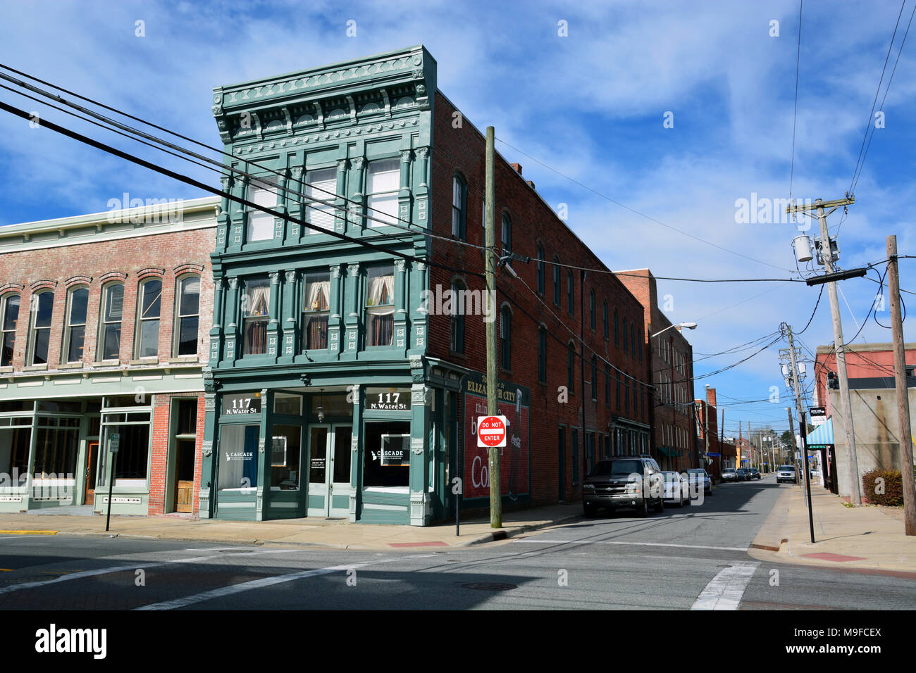 Una tranquilla Sabato mattina nel centro storico di città di Elizabeth, una piccola città nelle zone rurali del nord-est della Carolina del Nord. Foto Stock