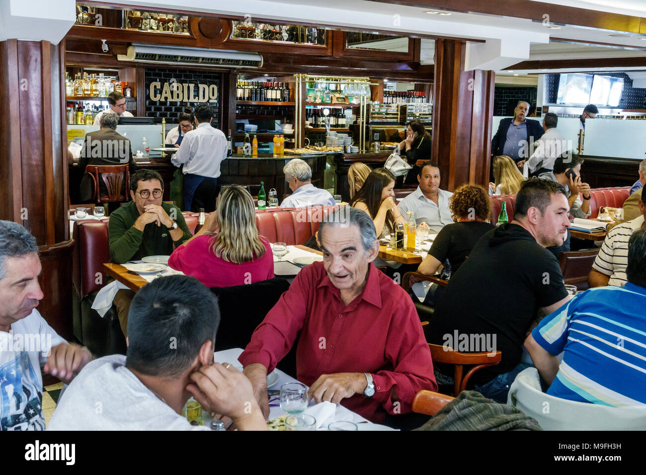 Buenos Aires Argentina, Paseo de las Luces Restaurante Confiteria, ristorante ristoranti cibo ristoranti mangiare fuori caffè caffè bistrot, tavoli, ristoranti, pranzo, a Foto Stock