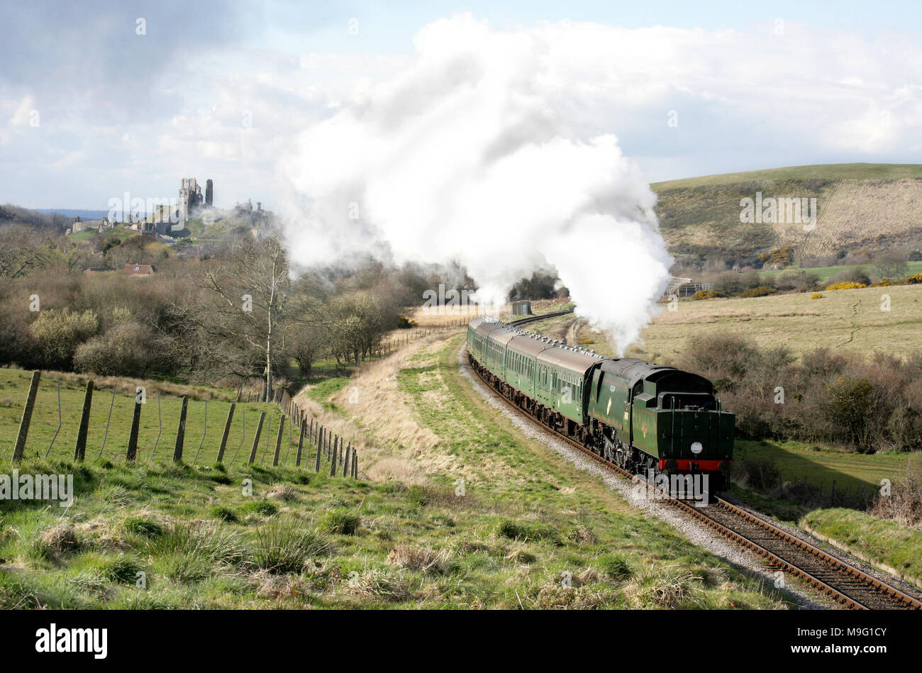 Treno a vapore a Corfe Castle, Wareham, Regno Unito Foto Stock